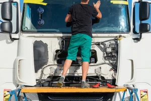 Semi-truck Windshield Replacement